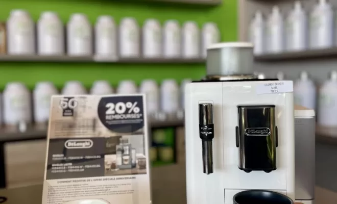 MACHINE A CAFE DELONGHI RIVELIA BLANCHE ALBI