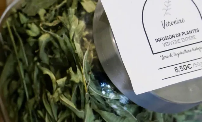 Nouveauté en boutique : les feuilles de verveine à infuser, Castres, Couleur Café
